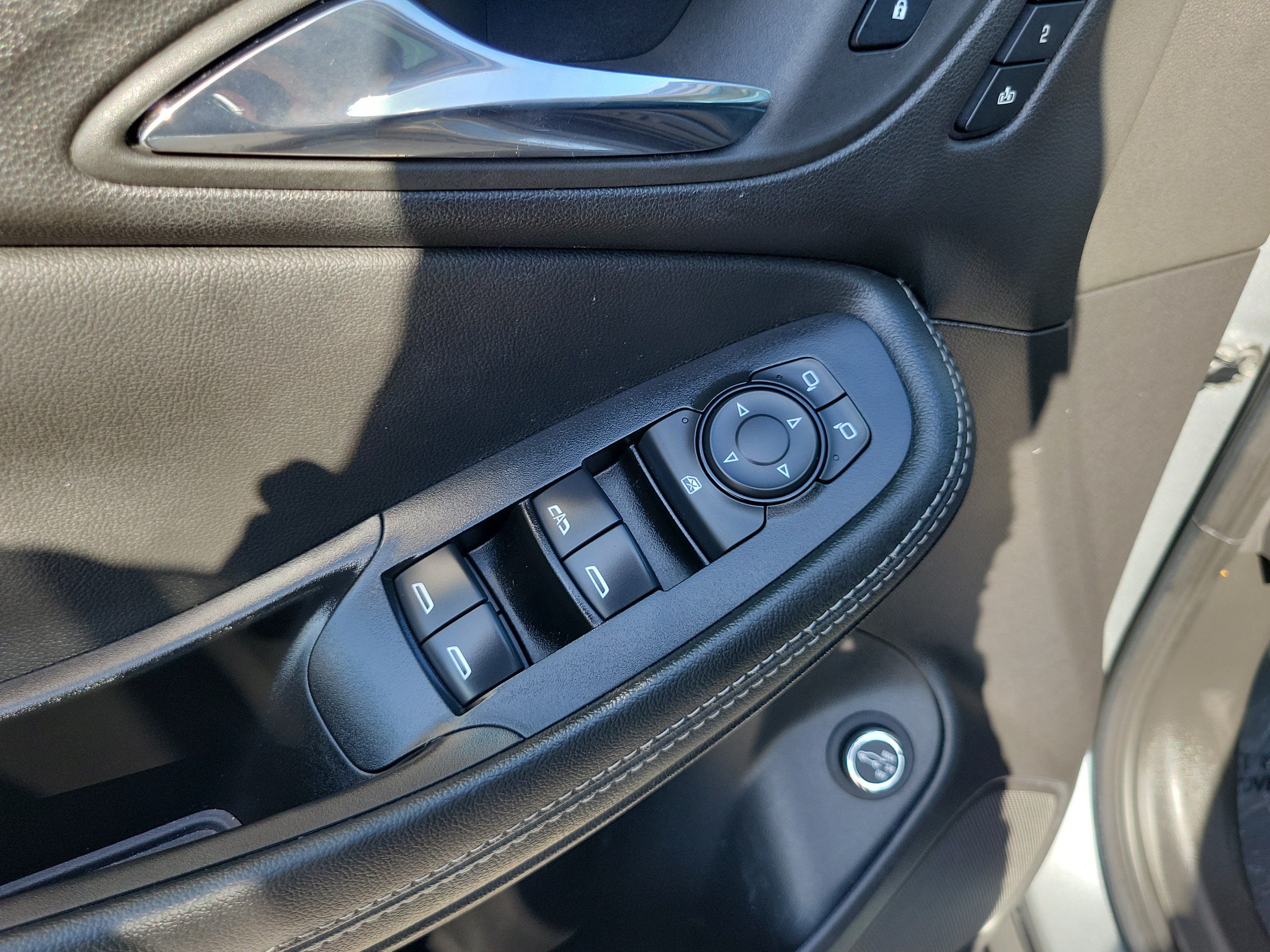 Used 2023 Buick Encore GX Essence w/ Experience Buick Package FWD image 26