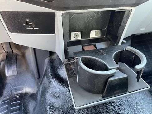 Used 2011 Ford F250 XL w/ XL Value Pkg image 24