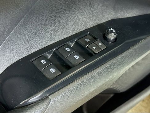 Used 2018 Toyota Camry LE FWD image 16