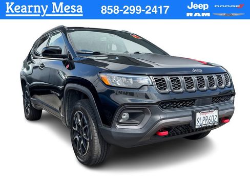 Used 2024 Jeep Compass Trailhawk AWD/4WD image 1