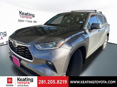 Used 2021 Toyota Highlander LE image 7