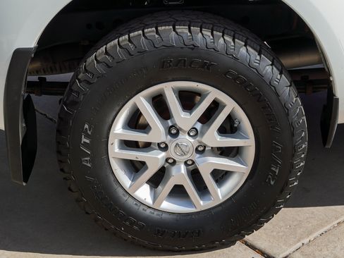 Used 2019 Nissan Frontier SV AWD/4WD image 11