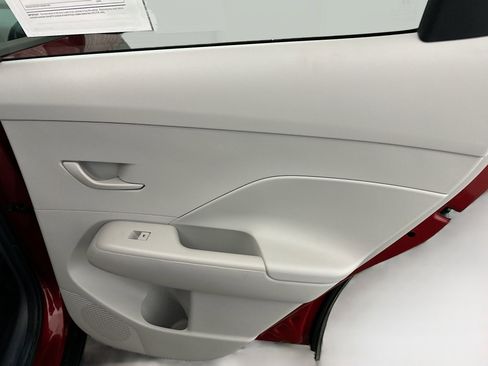 Used 2024 Hyundai Kona SEL image 31