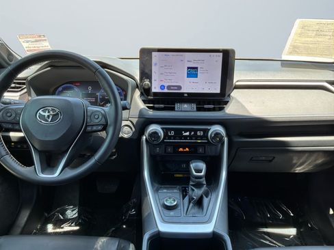 Used 2023 Toyota RAV4 XSE AWD/4WD image 10