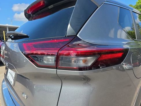 Used 2023 Nissan Rogue SV w/ SV Premium B Package FWD image 19