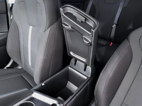 New 2026 Hyundai Elantra SE FWD image 18