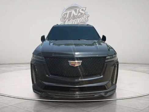 Used 2023 Cadillac Escalade V AWD/4WD image 2