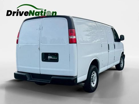 Used 2018 Chevrolet Express 2500 w/ Driver Convenience Package RWD image 5
