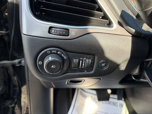 Used 2020 Jeep Cherokee Limited AWD/4WD image 17