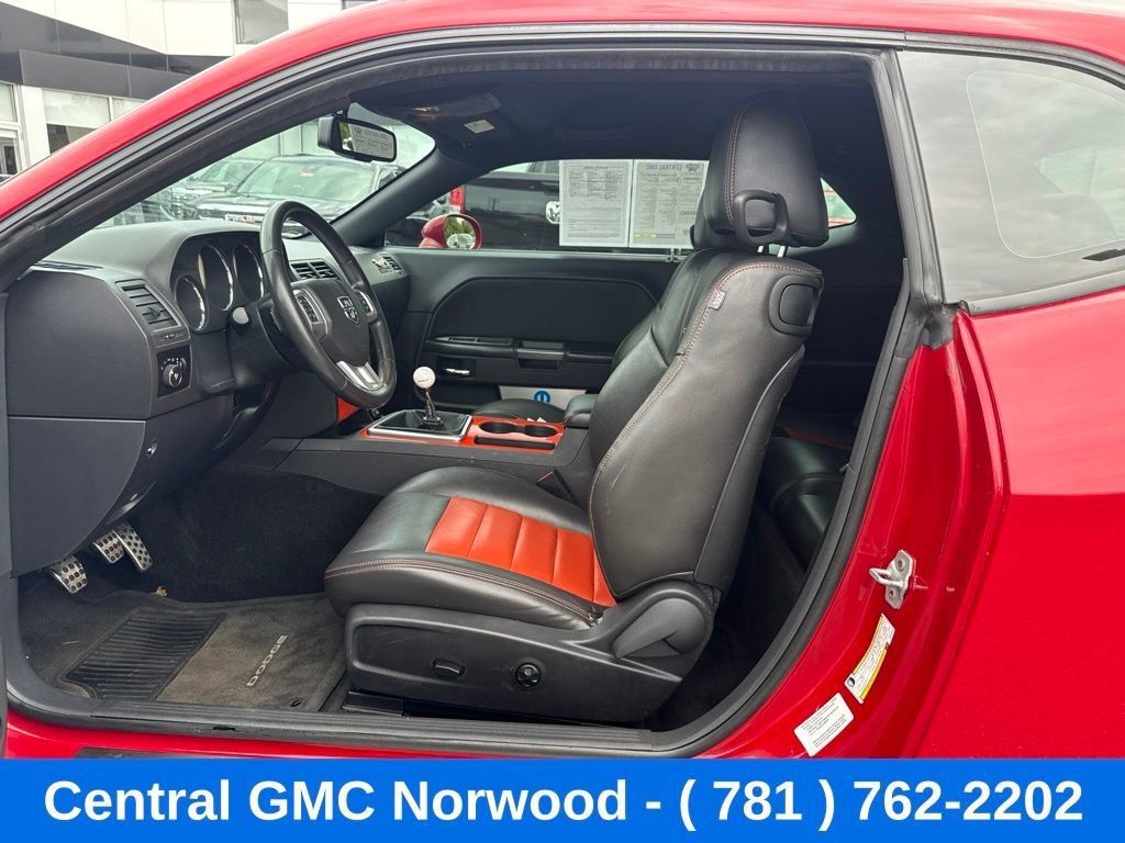 Used 2011 Dodge Challenger R/T RWD image 16