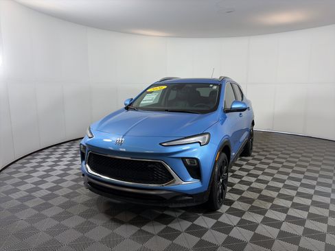 Used 2026 Buick Encore GX Sport Touring w/ Comfort Package image 2