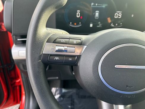 Certified 2025 Hyundai Kona SE image 21