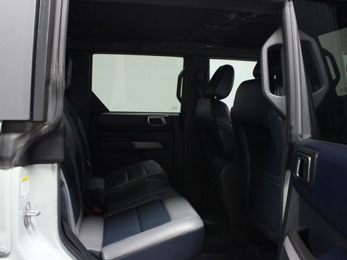 Used 2023 Ford Bronco Outer Banks AWD/4WD image 15