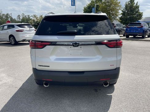 Used 2022 Chevrolet Traverse RS FWD image 5