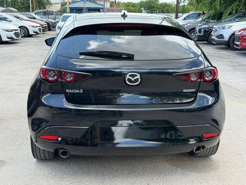 Used 2020 MAZDA MAZDA3 Hatchback w/ Preferred Package FWD image 9