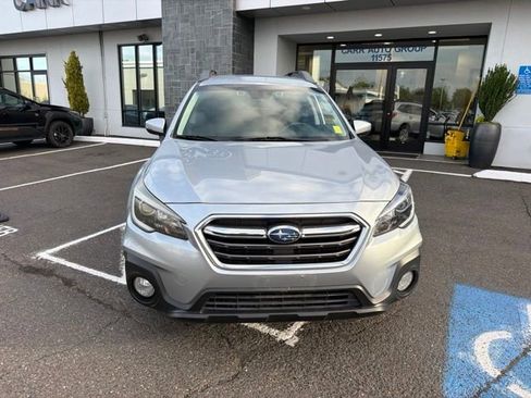 Used 2018 Subaru Outback 2.5i Premium AWD/4WD image 2