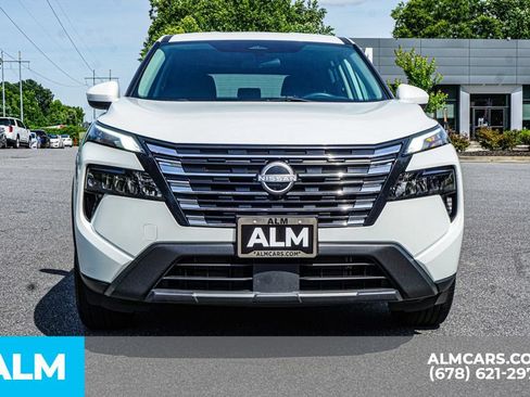 Used 2024 Nissan Rogue SV AWD/4WD image 10