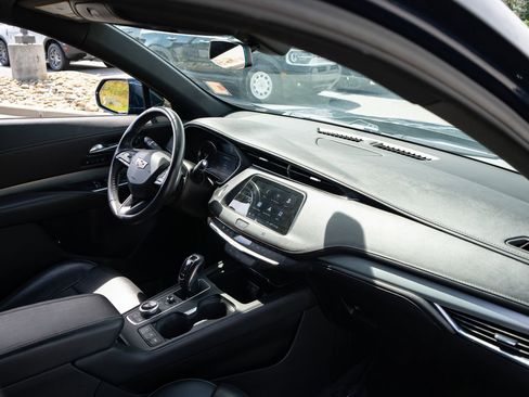 Used 2019 Cadillac XT4 Premium Luxury FWD image 21