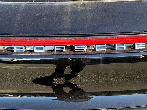 Certified 2026 Porsche Macan AWD/4WD image 36