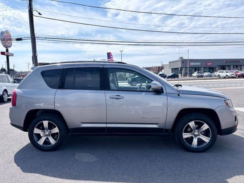 Used 2016 Jeep Compass High Altitude AWD/4WD image 6