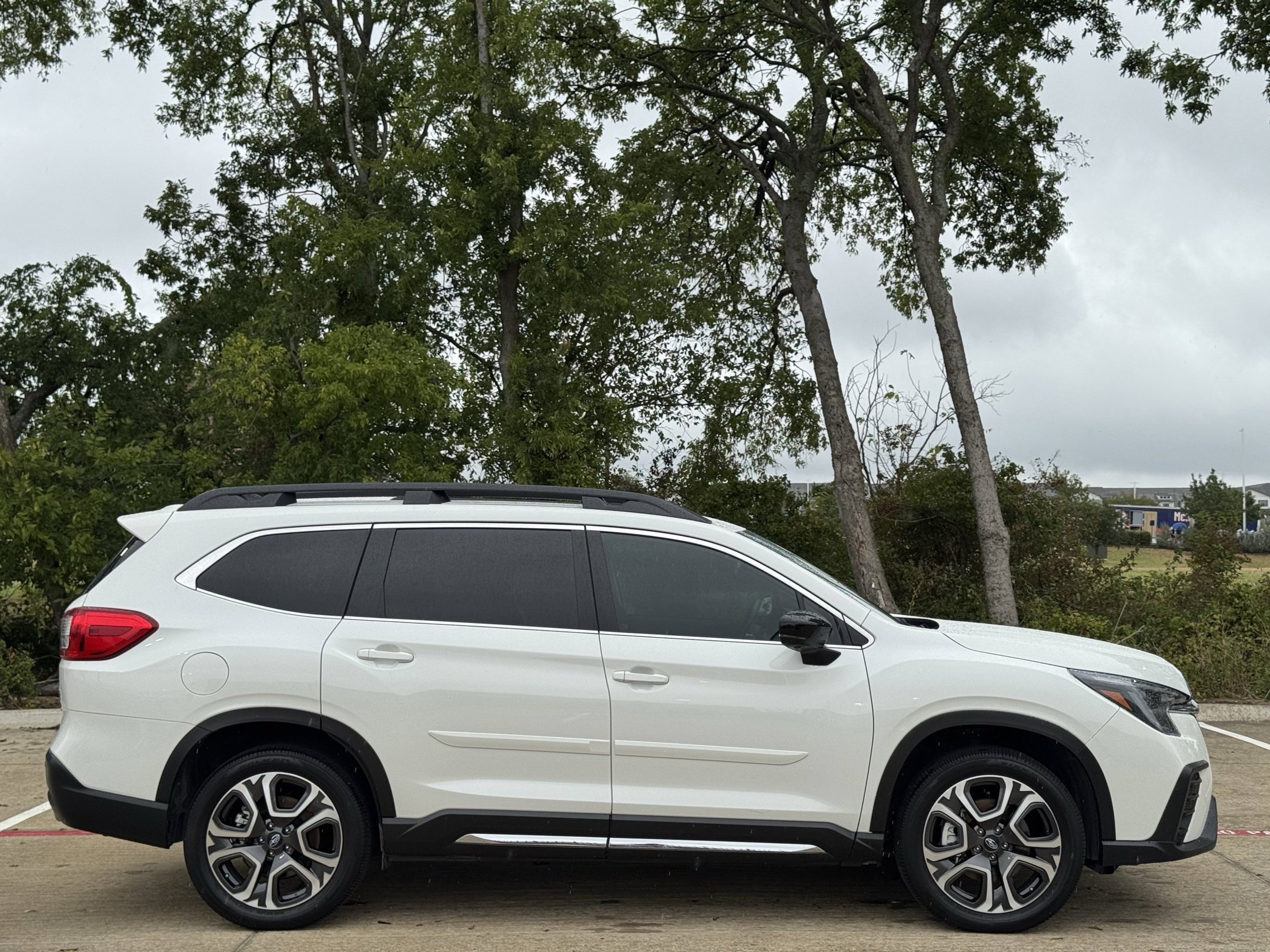 Used 2026 Subaru Ascent Limited AWD/4WD image 3