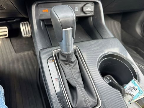 Used 2025 Honda Civic Sport image 17