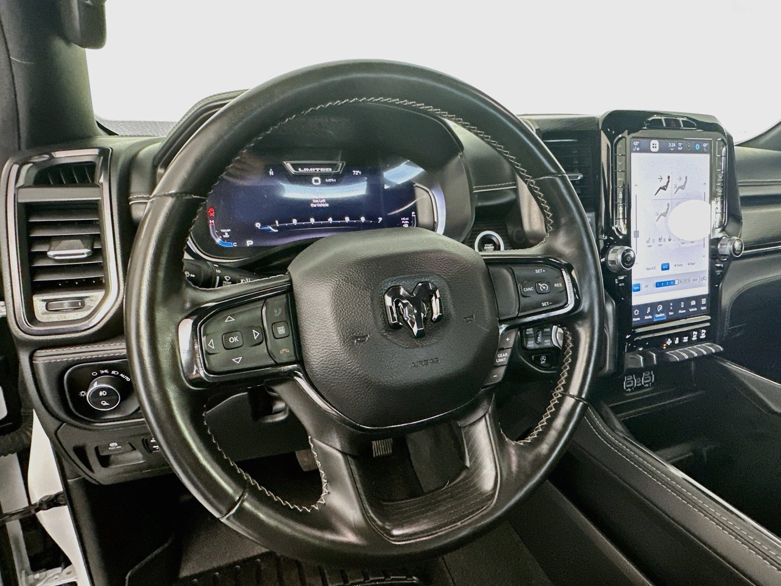 Used 2023 RAM 1500 Limited AWD/4WD image 11