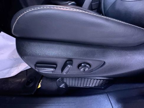 Used 2025 Toyota Sienna Limited image 13