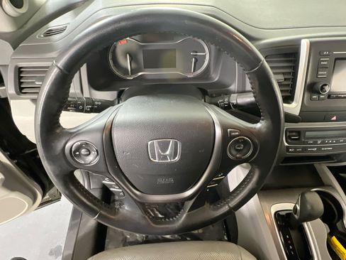 Used 2017 Honda Ridgeline RTL image 11