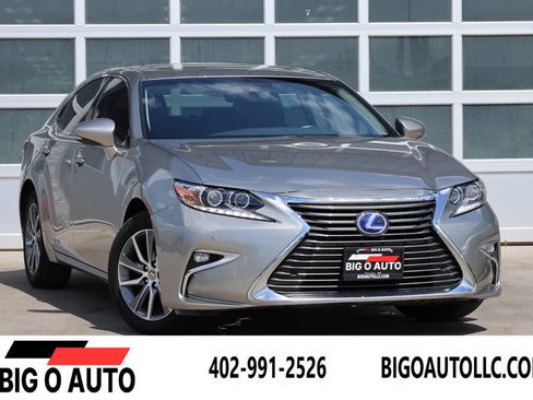 Used 2018 Lexus ES 300h w/ Navigation Package image 1