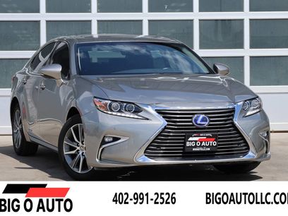 Used 2018 Lexus ES 300h w/ Navigation Package