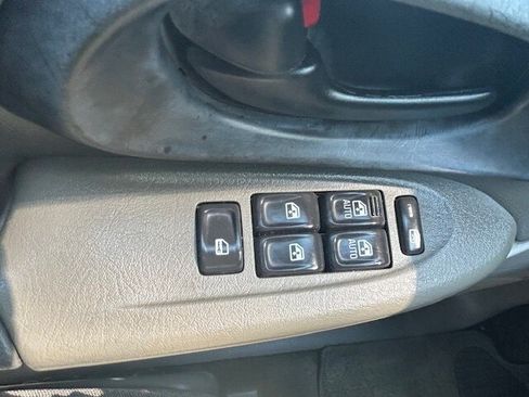 Used 2004 Chevrolet TrailBlazer LS w/ LS Preferred Equipment Group RWD image 12
