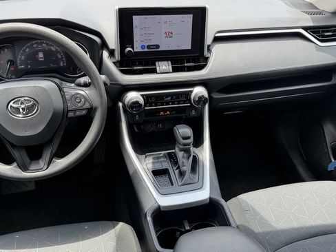 Used 2025 Toyota RAV4 XLE FWD image 17
