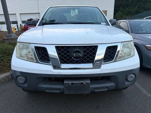 Used 2011 Nissan Frontier S RWD image 2