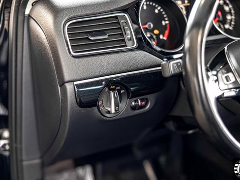 Used 2015 Volkswagen Jetta TDI SEL image 22