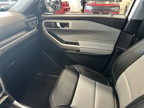 Used 2023 Ford Explorer XLT w/ Equipment Group 202A image 26