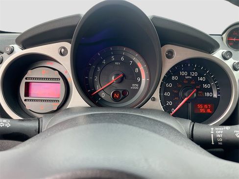 Used 2020 Nissan 370Z w/ Sport Package image 12