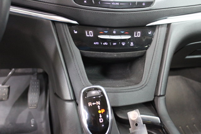 Used 2017 Cadillac XT5 Luxury w/ Driver Awareness Package AWD/4WD image 22