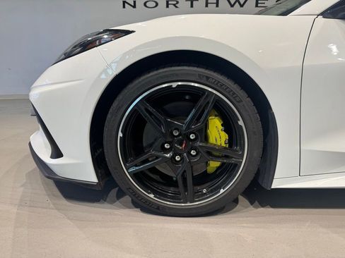 Used 2021 Chevrolet Corvette Stingray Premium Cpe w/ Z51 Performance Package RWD image 12