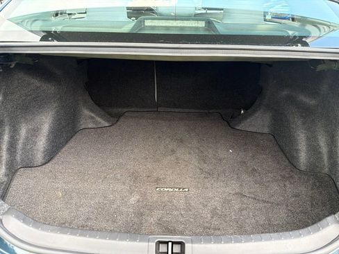 Used 2017 Toyota Corolla LE w/ Carpet Mat Package (TMS) FWD image 8