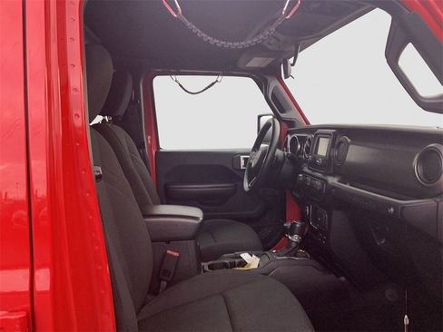 Used 2018 Jeep Wrangler Unlimited Sport image 27