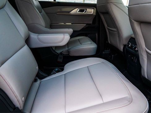 New 2026 Ford Explorer Active RWD image 21