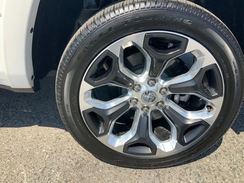 Used 2023 RAM 1500 Limited AWD/4WD image 5
