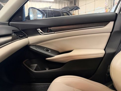 Used 2022 Honda Accord Touring image 35