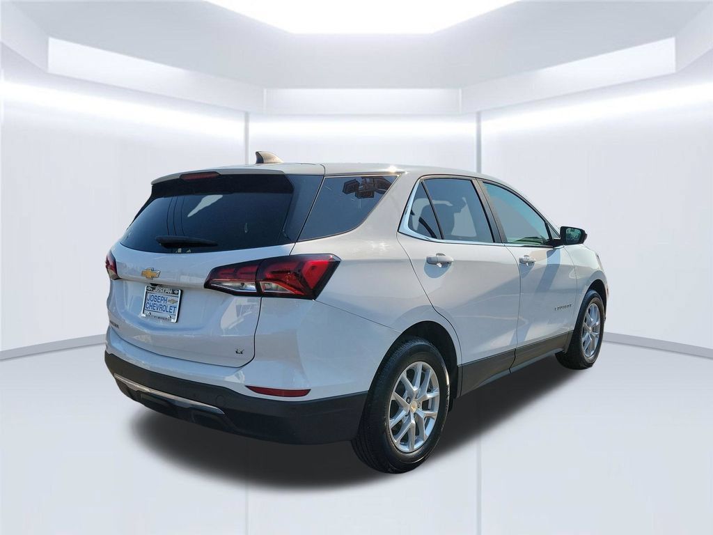 Used 2024 Chevrolet Equinox LT FWD image 5