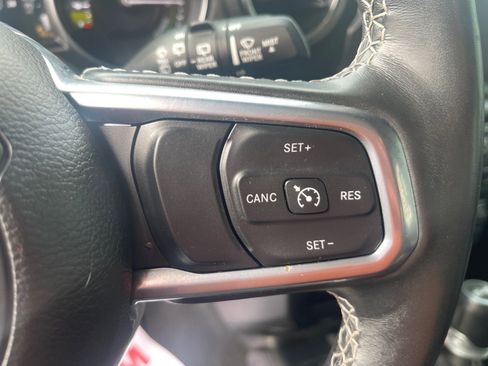 Used 2021 Jeep Wrangler Unlimited Sahara w/ Cold Weather Group image 11