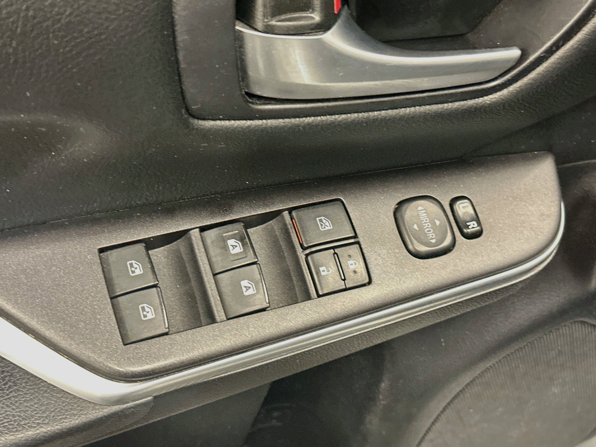 Used 2015 Toyota Camry SE FWD image 15