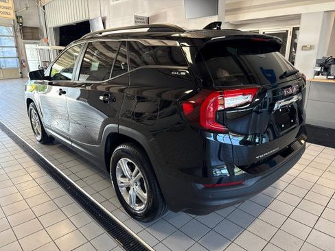 Used 2023 GMC Terrain SLE w/ Driver Convenience Package image 5