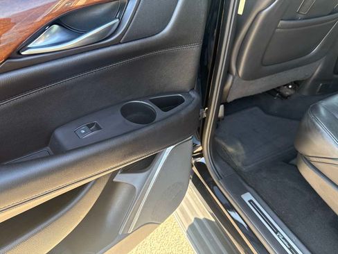 Used 2015 Cadillac Escalade ESV Luxury RWD image 12