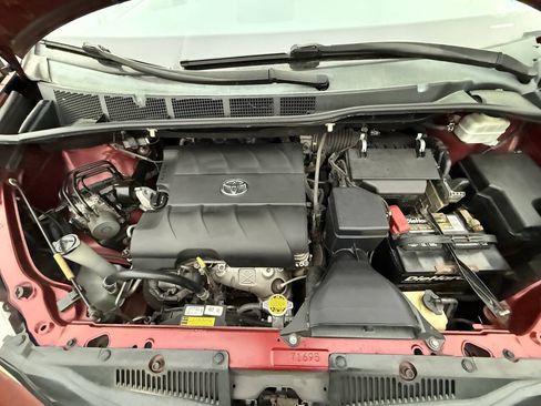 Used 2014 Toyota Sienna L FWD image 18